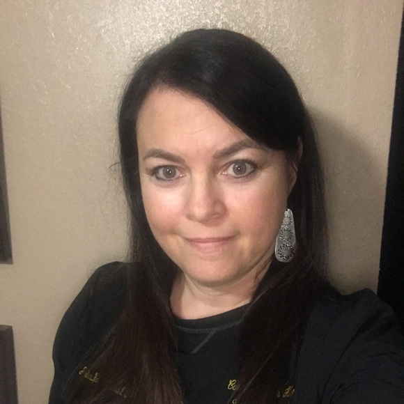 Meet your Posher, Felicia - Picture 1 of 1